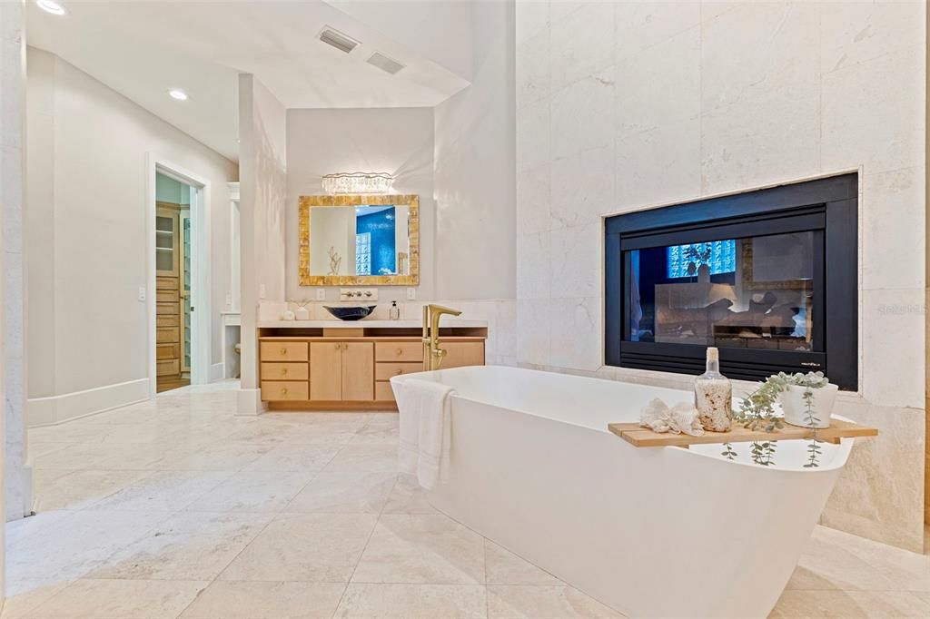 待售: $5,500,000 (6 贝兹, 5 浴室, 5542 平方英尺)