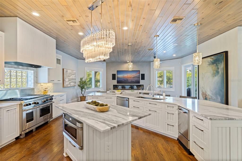 待售: $5,500,000 (6 贝兹, 5 浴室, 5542 平方英尺)