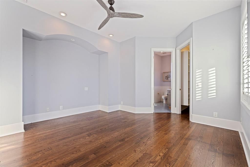 待售: $5,500,000 (6 贝兹, 5 浴室, 5542 平方英尺)