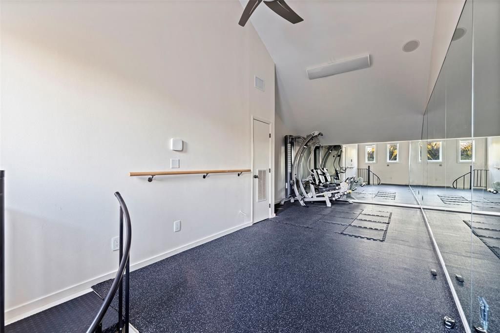 待售: $5,500,000 (6 贝兹, 5 浴室, 5542 平方英尺)