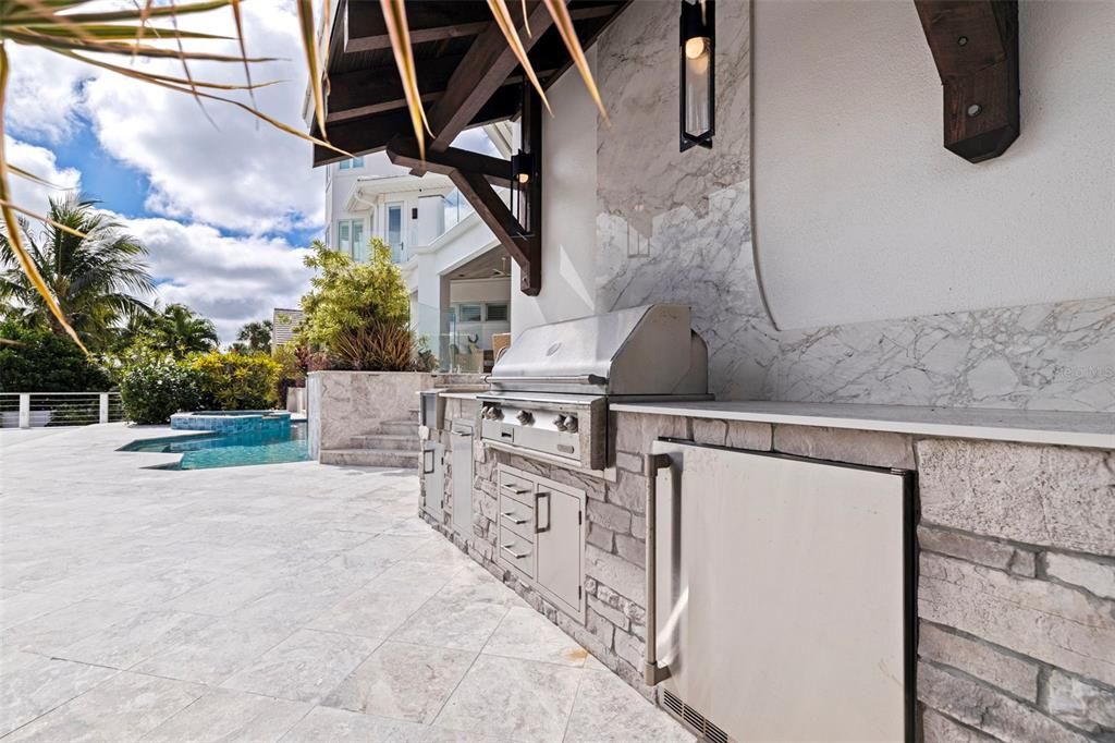 待售: $5,500,000 (6 贝兹, 5 浴室, 5542 平方英尺)