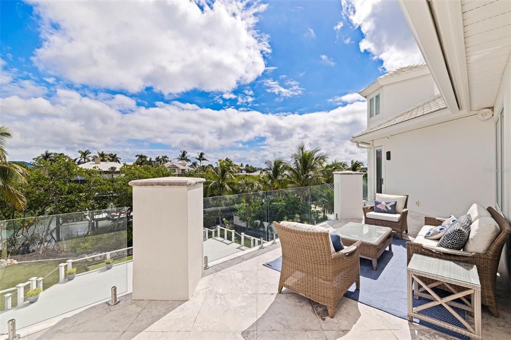 待售: $5,500,000 (6 贝兹, 5 浴室, 5542 平方英尺)