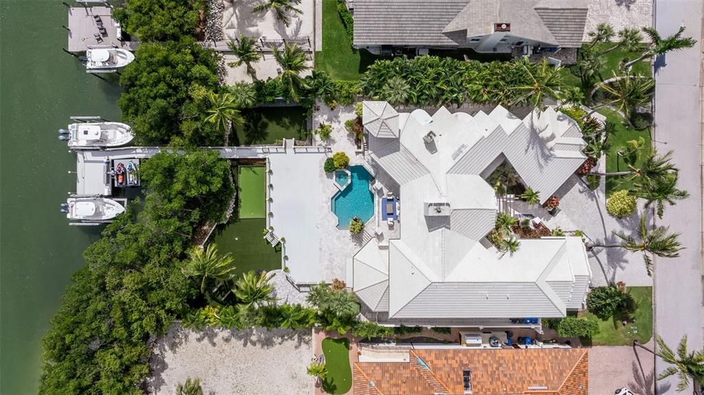 待售: $5,500,000 (6 贝兹, 5 浴室, 5542 平方英尺)