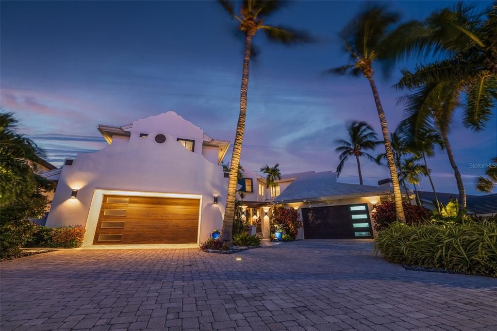 待售: $5,500,000 (6 贝兹, 5 浴室, 5542 平方英尺)