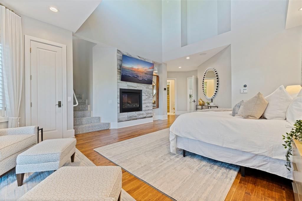 待售: $5,500,000 (6 贝兹, 5 浴室, 5542 平方英尺)