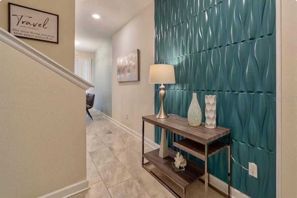 合同活跃: $480,000 (4 贝兹, 3 浴室, 1914 平方英尺)