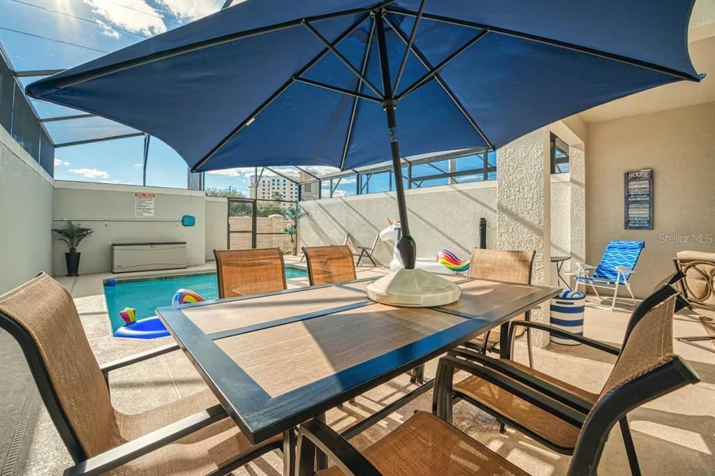 合同活跃: $480,000 (4 贝兹, 3 浴室, 1914 平方英尺)