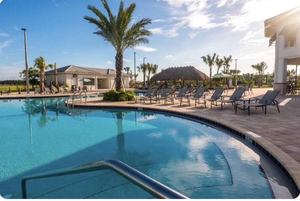 合同活跃: $480,000 (4 贝兹, 3 浴室, 1914 平方英尺)