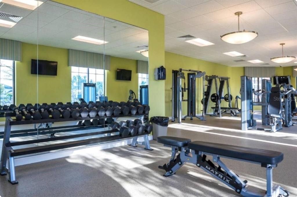 合同活跃: $480,000 (4 贝兹, 3 浴室, 1914 平方英尺)