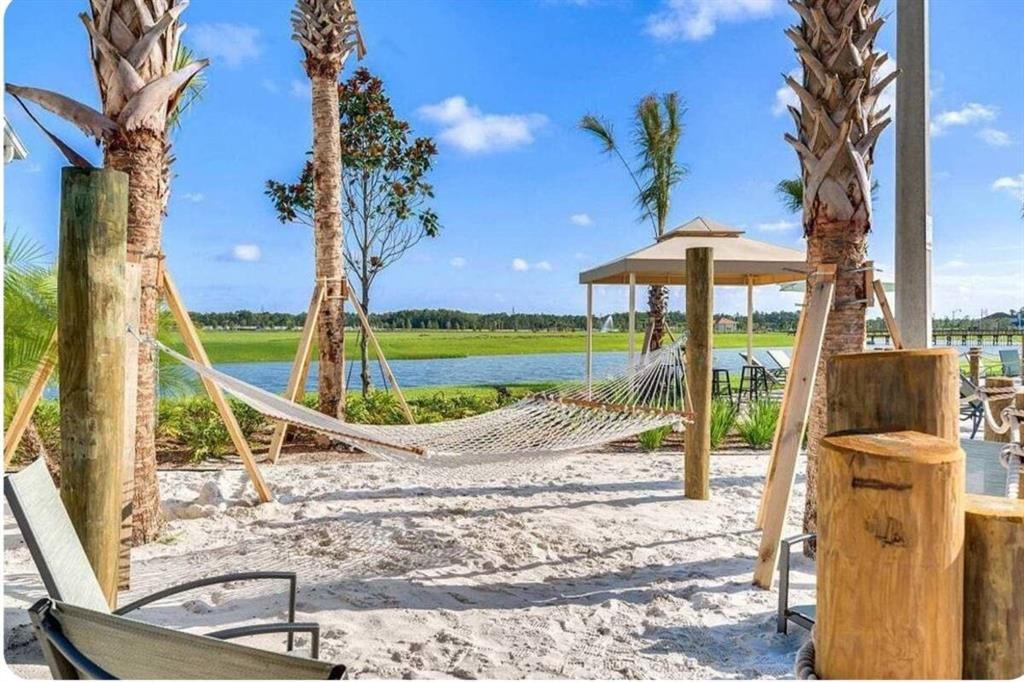 合同活跃: $480,000 (4 贝兹, 3 浴室, 1914 平方英尺)