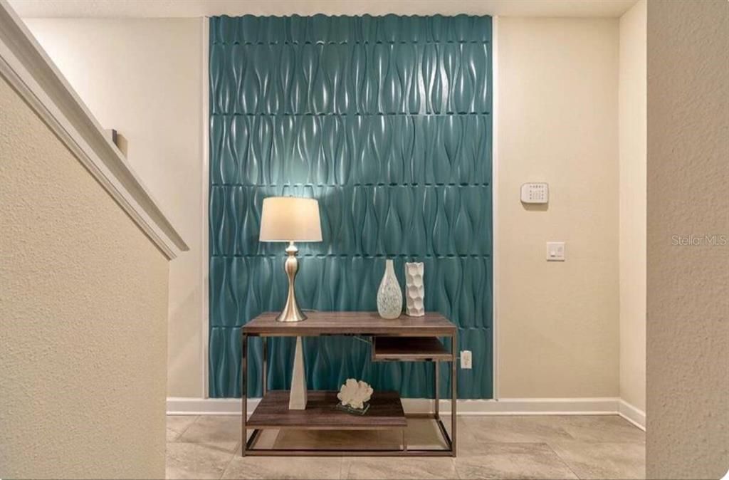 合同活跃: $480,000 (4 贝兹, 3 浴室, 1914 平方英尺)