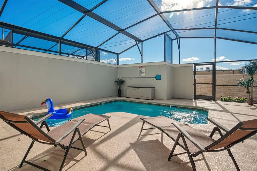 合同活跃: $480,000 (4 贝兹, 3 浴室, 1914 平方英尺)