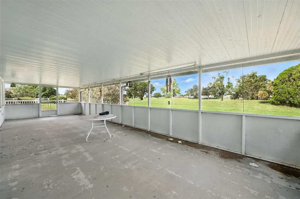 合同活跃: $210,000 (2 贝兹, 2 浴室, 1742 平方英尺)