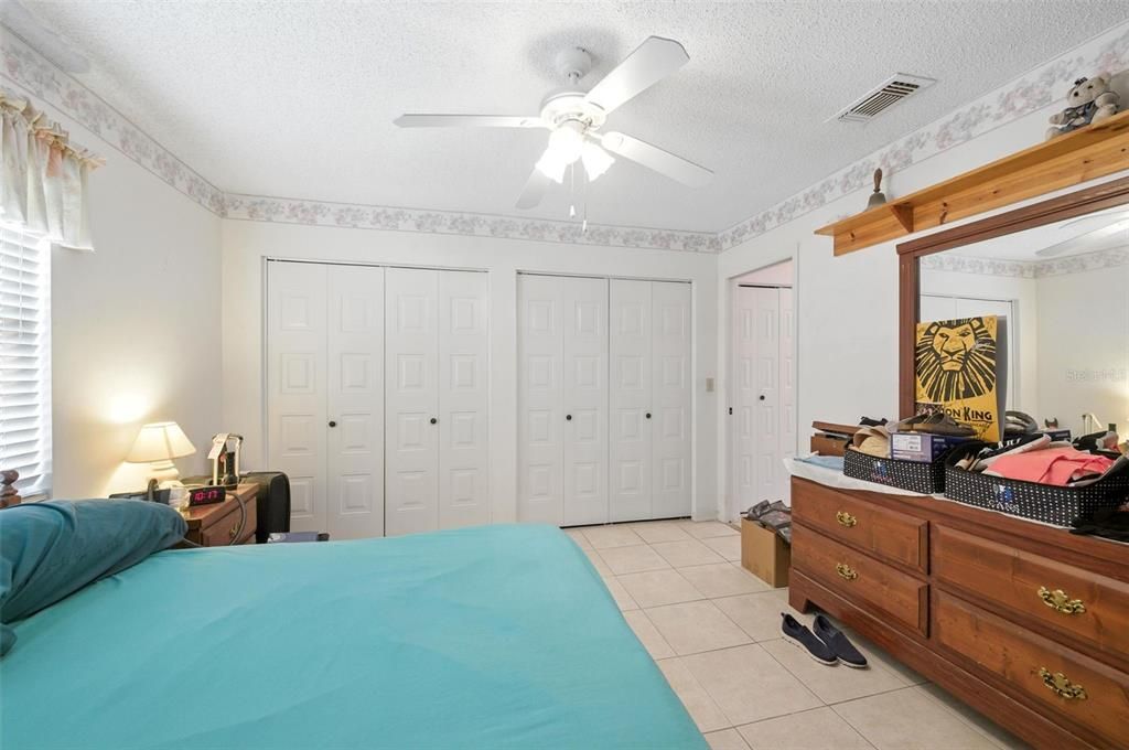 合同活跃: $210,000 (2 贝兹, 2 浴室, 1742 平方英尺)