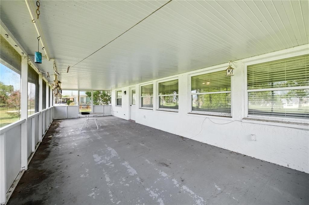 合同活跃: $210,000 (2 贝兹, 2 浴室, 1742 平方英尺)