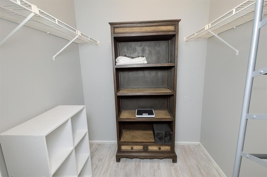 For Rent: $2,199 (2 beds, 2 baths, 958 Square Feet)