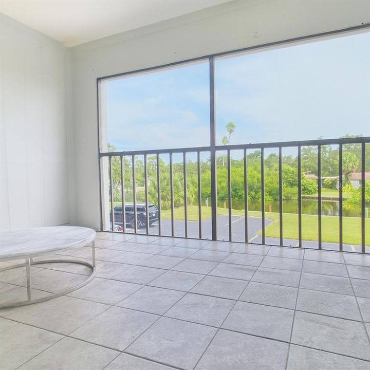 For Rent: $2,199 (2 beds, 2 baths, 958 Square Feet)