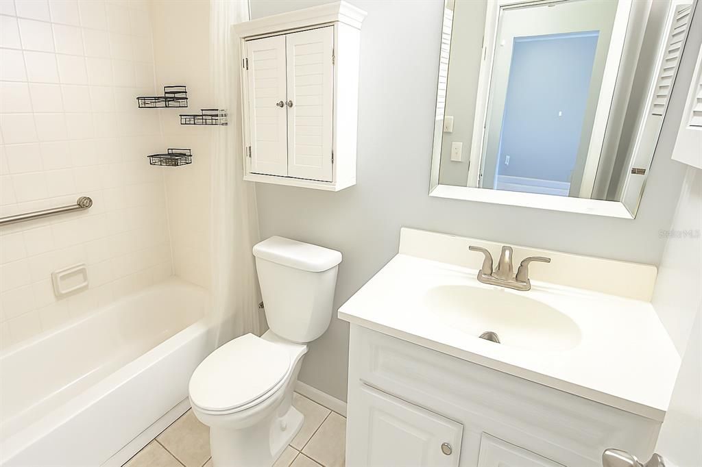 For Rent: $2,199 (2 beds, 2 baths, 958 Square Feet)