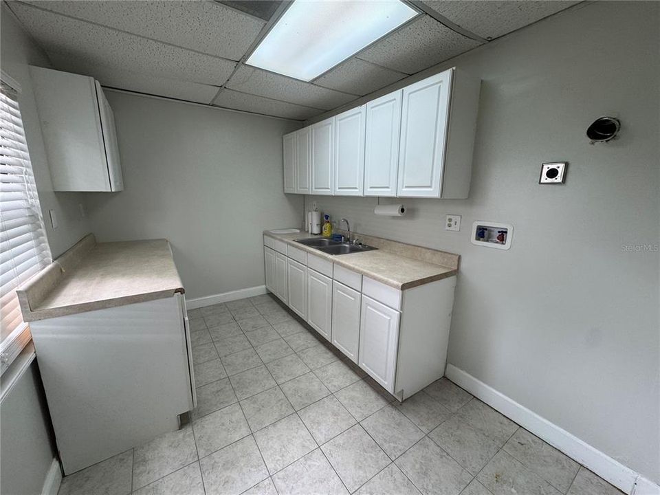 待售: $999,999 (0 贝兹, 0 浴室, 4253 平方英尺)