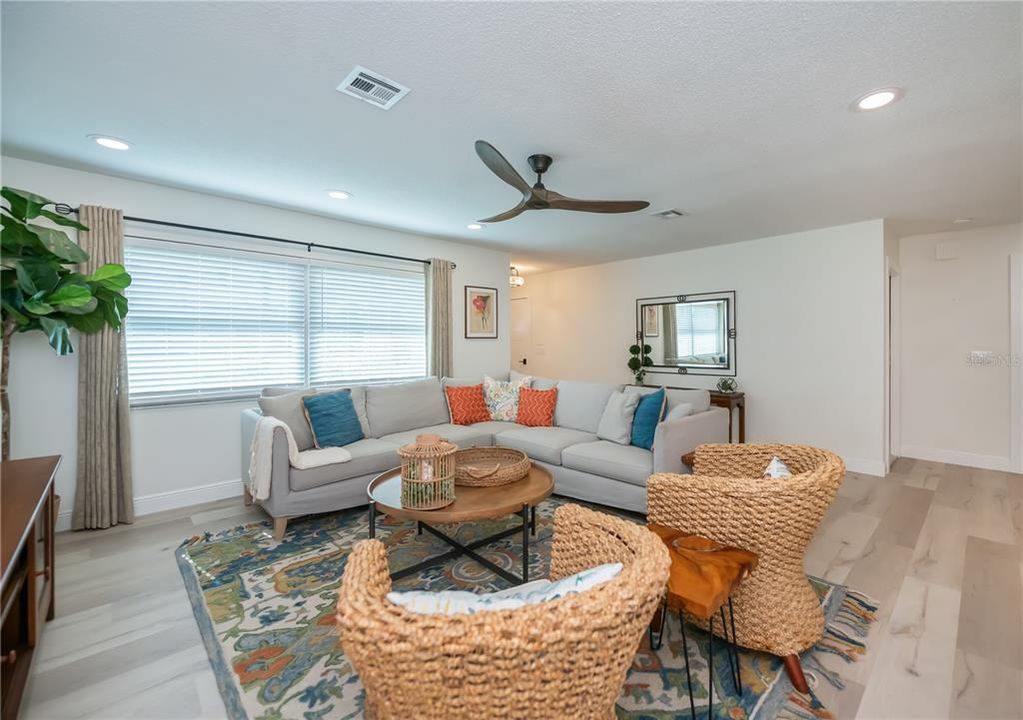 На продажу: $445,000 (3 спален, 2 ванн, 1780 Квадратных фут)