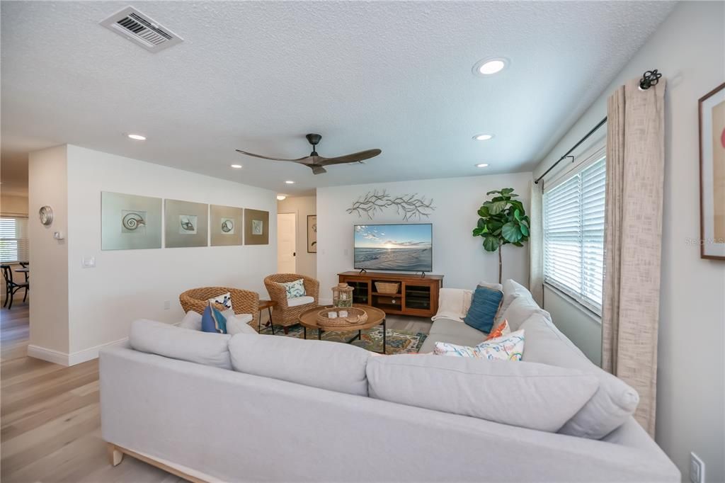 На продажу: $445,000 (3 спален, 2 ванн, 1780 Квадратных фут)