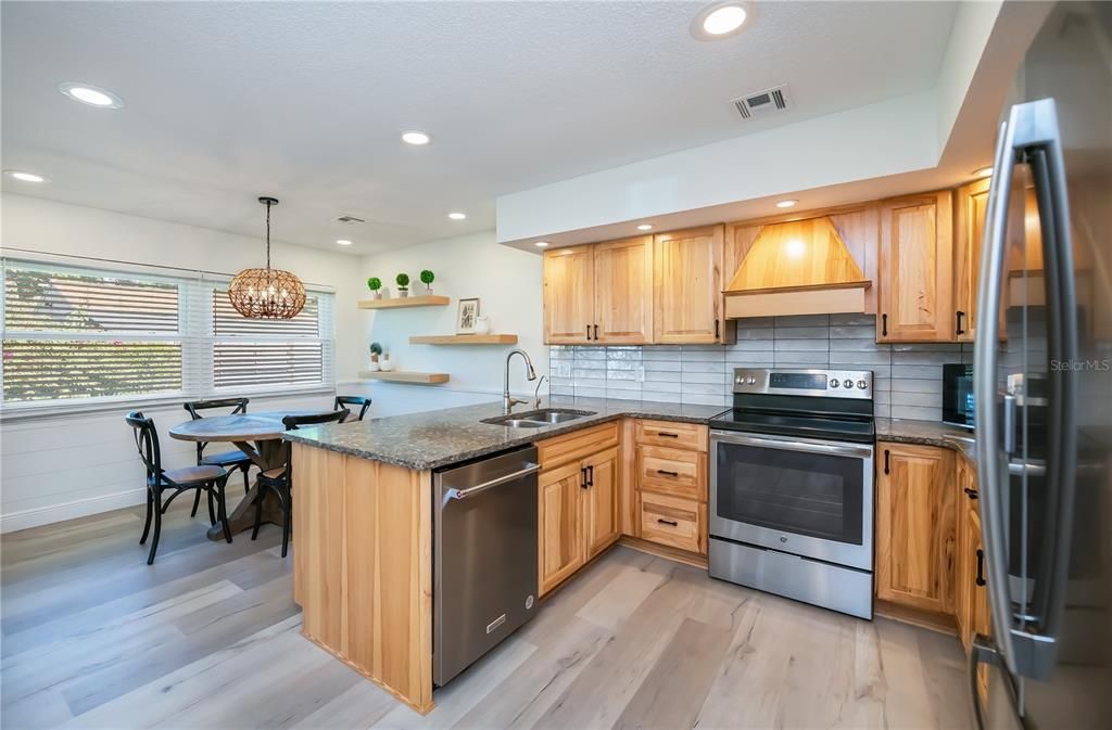 На продажу: $445,000 (3 спален, 2 ванн, 1780 Квадратных фут)