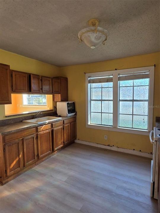 Activo con contrato: $229,900 (2 camas, 1 baños, 864 Pies cuadrados)