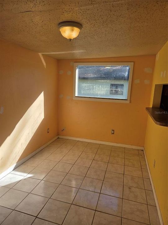 Activo con contrato: $229,900 (2 camas, 1 baños, 864 Pies cuadrados)