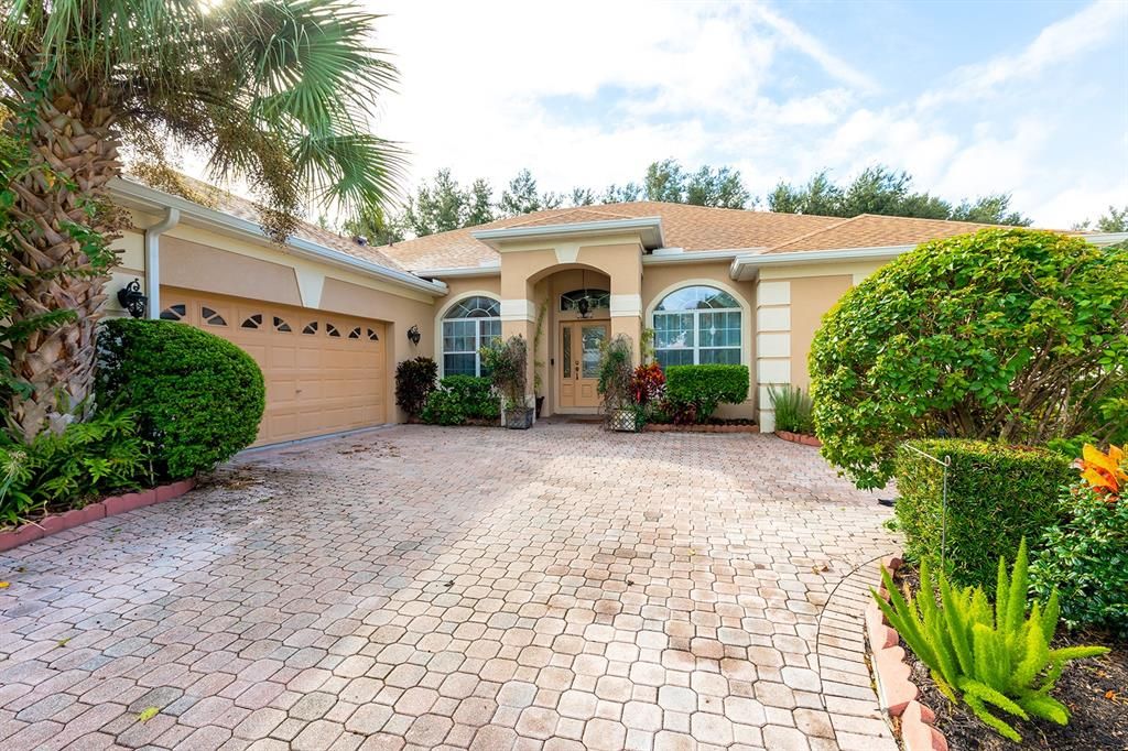 Recientemente alquilado: $2,850 (4 camas, 3 baños, 2564 Pies cuadrados)