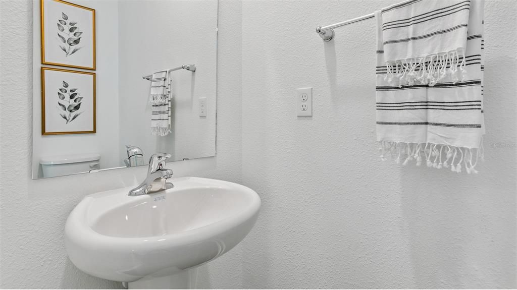 Active With Contract: $243,990 (2 beds, 2 baths, 1109 Square Feet)