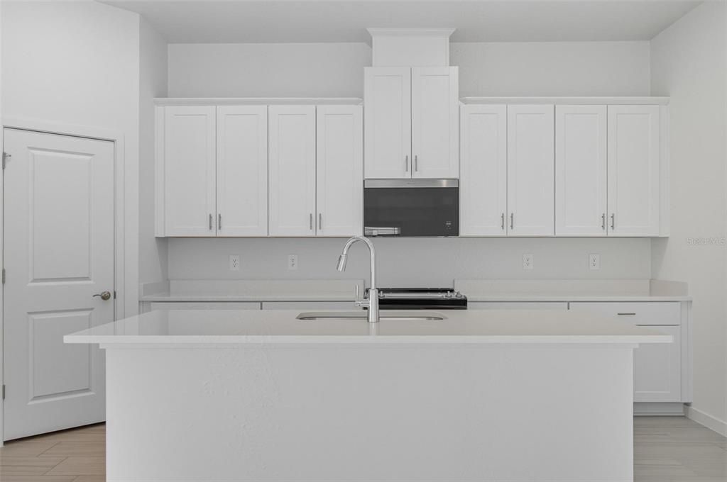 En Venta: $364,990 (4 camas, 3 baños, 1842 Pies cuadrados)