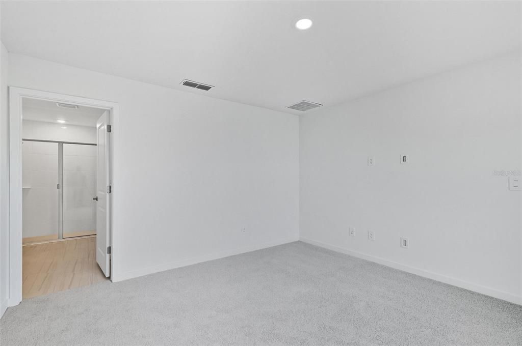 En Venta: $364,990 (4 camas, 3 baños, 1842 Pies cuadrados)