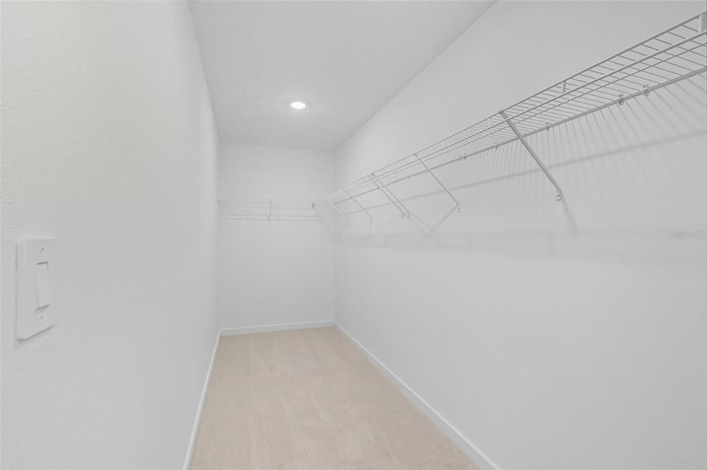 En Venta: $364,990 (4 camas, 3 baños, 1842 Pies cuadrados)