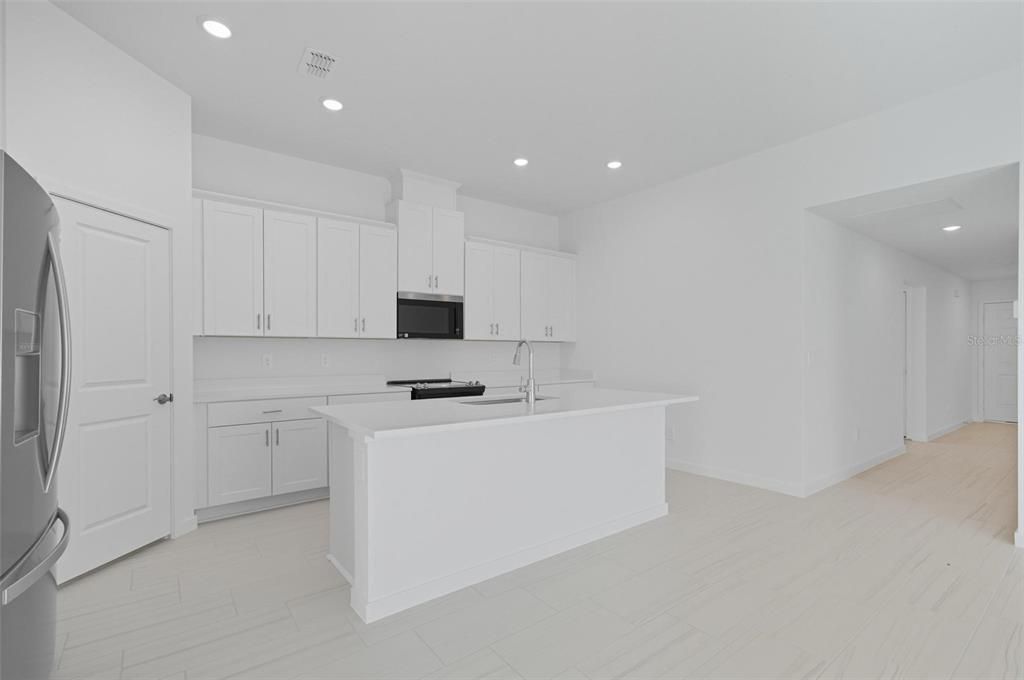 En Venta: $364,990 (4 camas, 3 baños, 1842 Pies cuadrados)