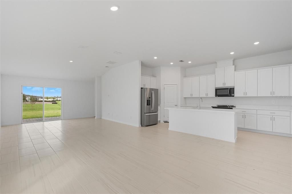 En Venta: $364,990 (4 camas, 3 baños, 1842 Pies cuadrados)