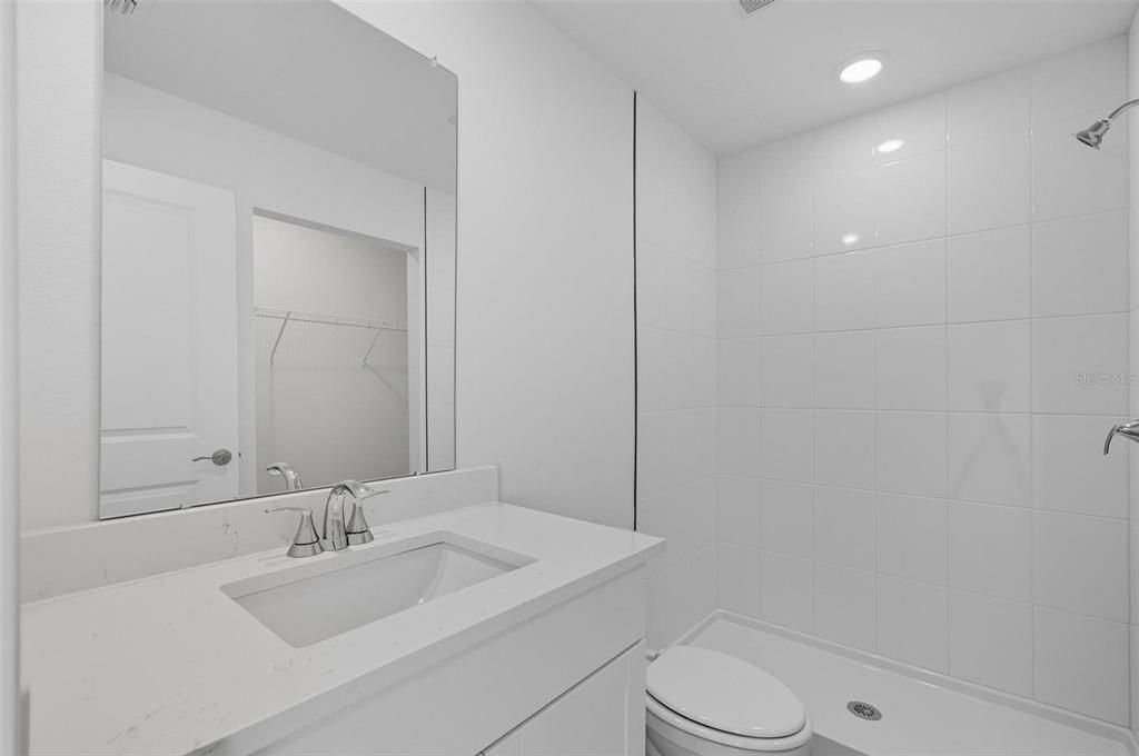 En Venta: $364,990 (4 camas, 3 baños, 1842 Pies cuadrados)