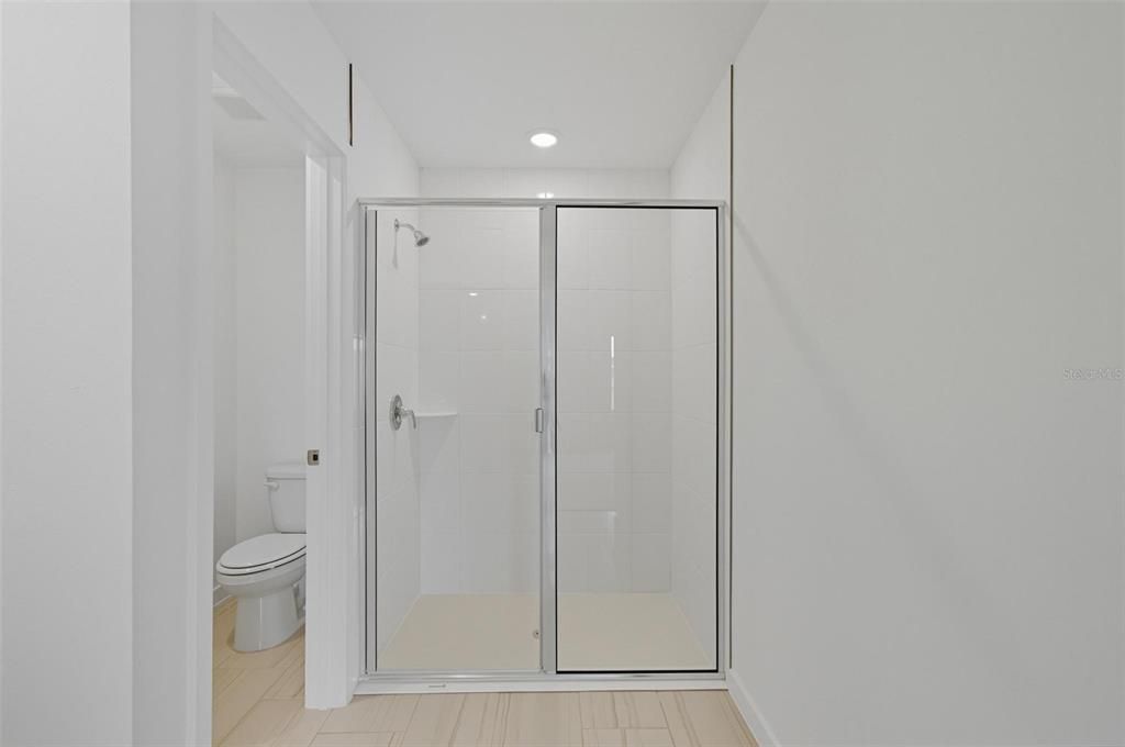 En Venta: $364,990 (4 camas, 3 baños, 1842 Pies cuadrados)