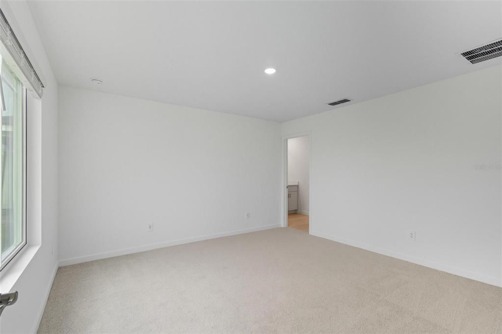 En Venta: $364,990 (4 camas, 3 baños, 1842 Pies cuadrados)