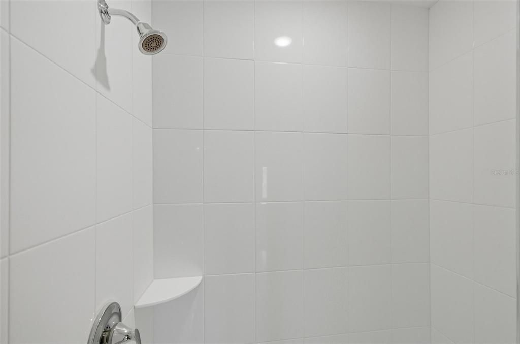 En Venta: $364,990 (4 camas, 3 baños, 1842 Pies cuadrados)