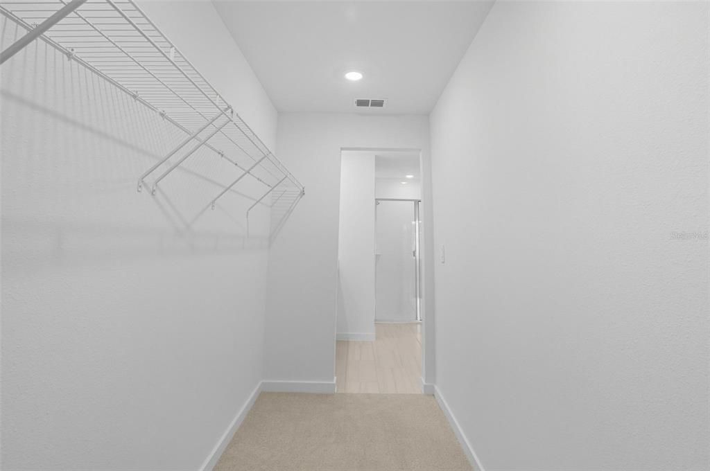 En Venta: $364,990 (4 camas, 3 baños, 1842 Pies cuadrados)