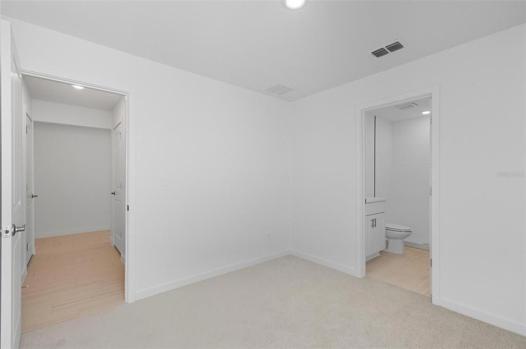 En Venta: $364,990 (4 camas, 3 baños, 1842 Pies cuadrados)