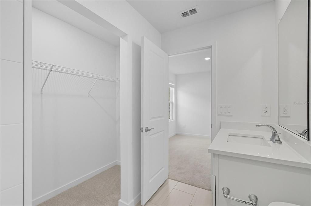 En Venta: $364,990 (4 camas, 3 baños, 1842 Pies cuadrados)