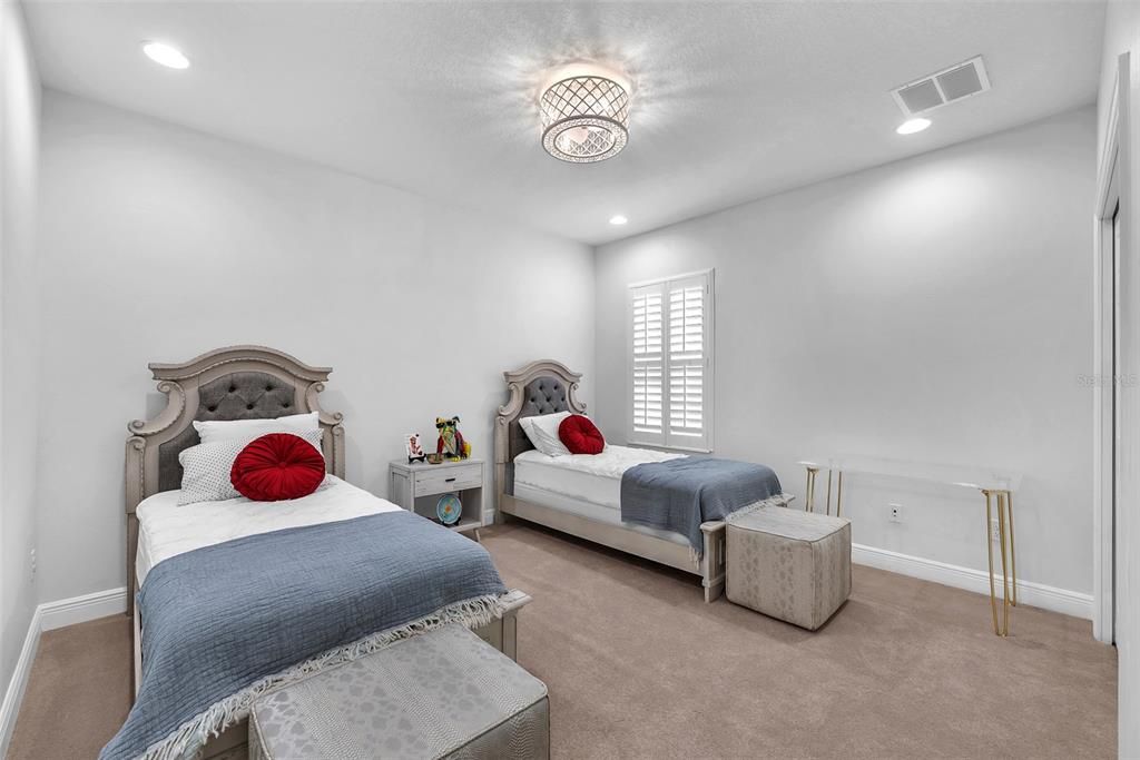 В аренду: $3,500 (3 спален, 3 ванн, 2931 Квадратных фут)