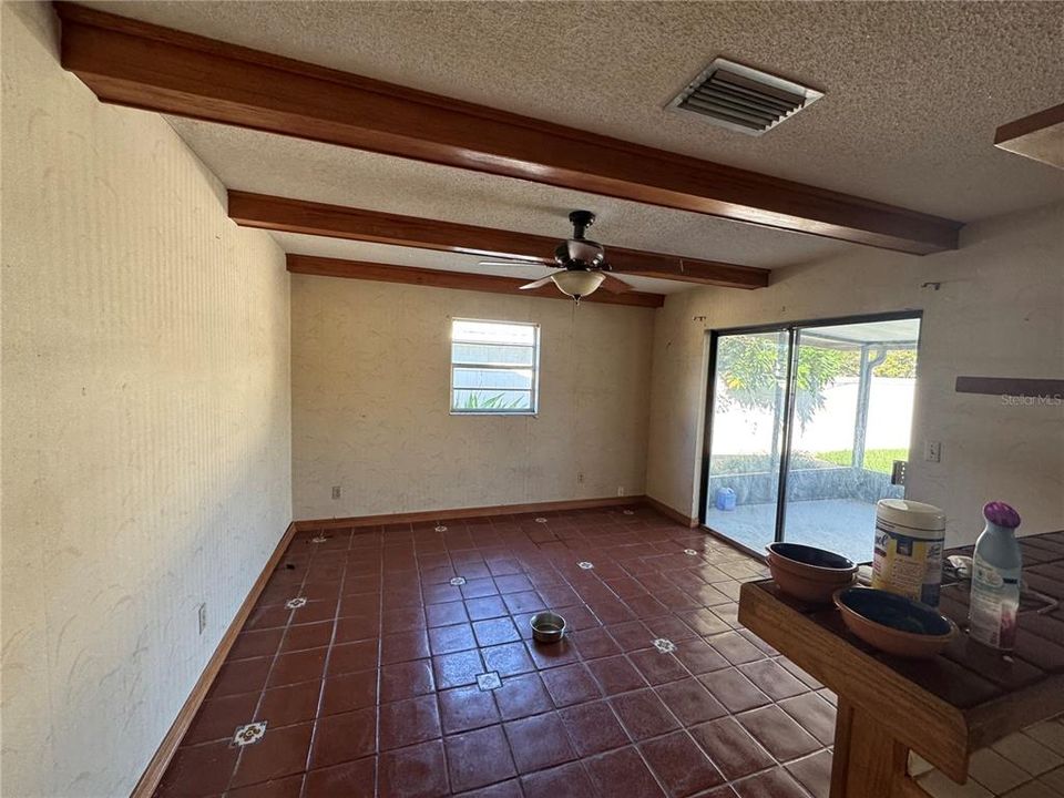 Active With Contract: $345,000 (3 beds, 2 baths, 1332 Square Feet)