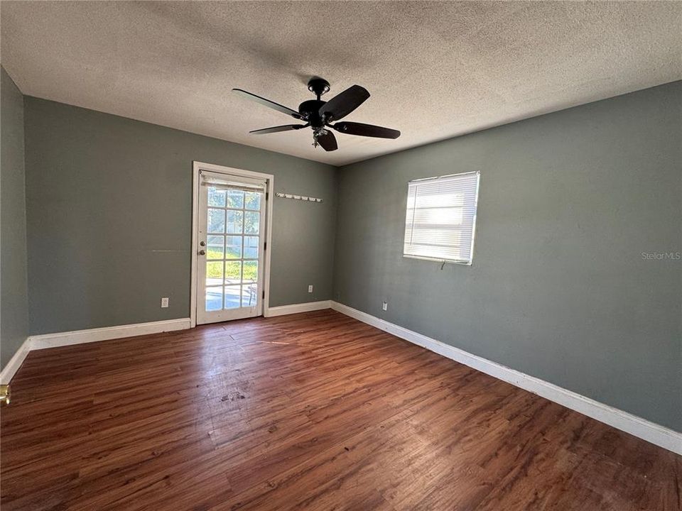 Active With Contract: $345,000 (3 beds, 2 baths, 1332 Square Feet)