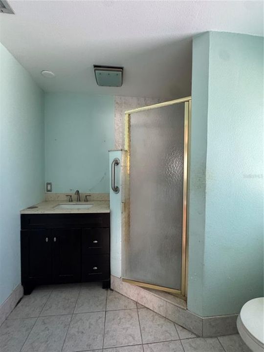 Active With Contract: $345,000 (3 beds, 2 baths, 1332 Square Feet)