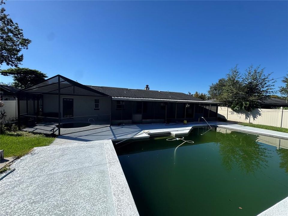 Active With Contract: $345,000 (3 beds, 2 baths, 1332 Square Feet)