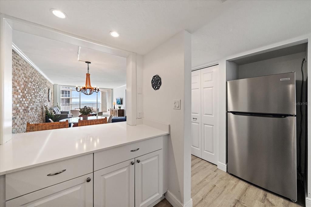 For Sale: $660,000 (1 beds, 1 baths, 900 Square Feet)