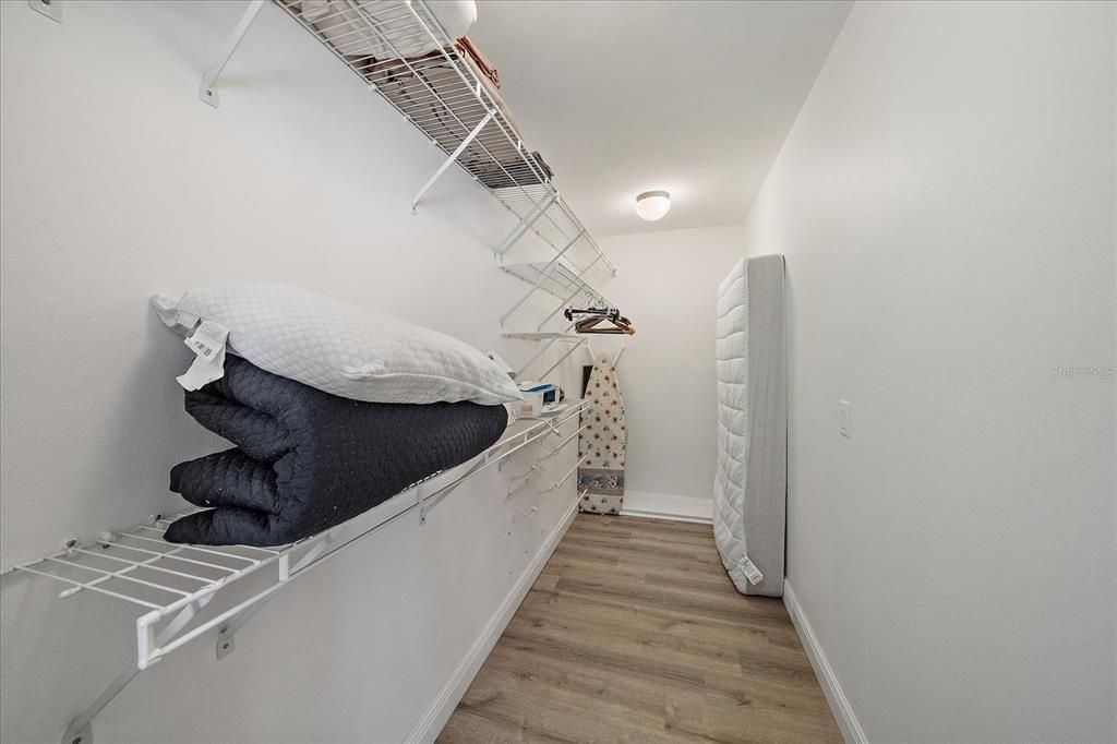 For Sale: $660,000 (1 beds, 1 baths, 900 Square Feet)