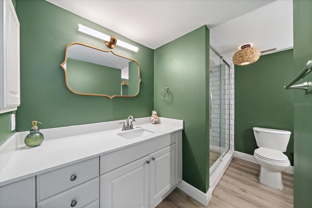 For Sale: $660,000 (1 beds, 1 baths, 900 Square Feet)